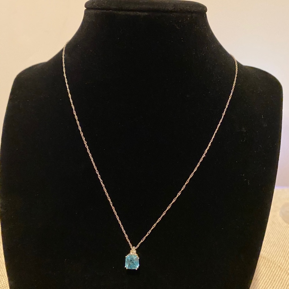10k White gold Blue Topaz Pendant